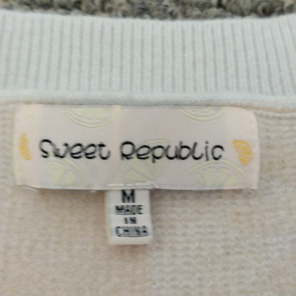 Cardigan - Picture 2 of 3